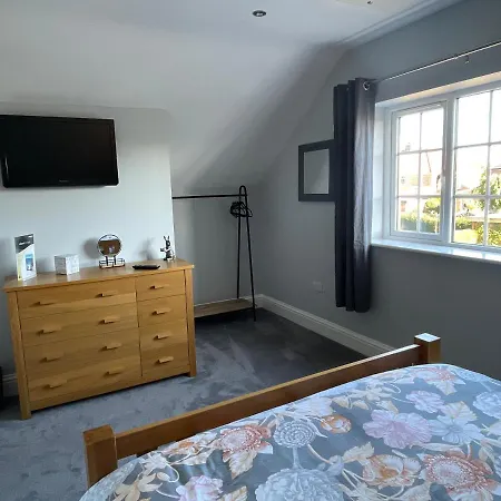 The Up And Over 아파트 노샐러톤