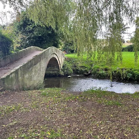 아파트 The Up And Over 노샐러톤